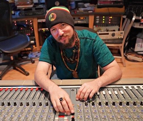 File:Brandon Rootz.jpg