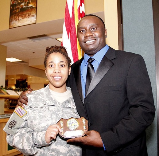 File:Davies Chirwa receiving a Community Leadership Award.jpg