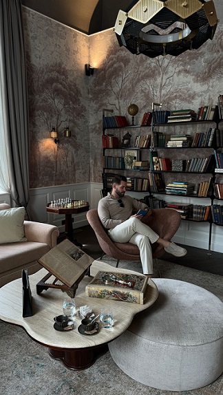 File:Jonny Mitchell21.jpg