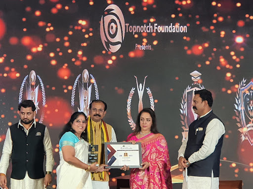 File:Dr Gayatri Narasimhan12.jpg