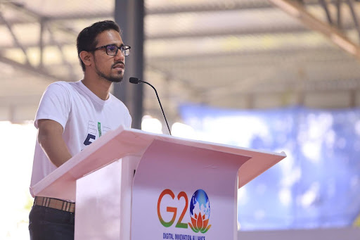 File:Pratik Gauri11.jpg
