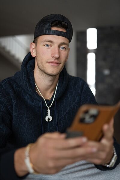 File:Jordan Lintz.jpg