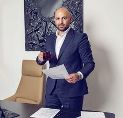 Anthony Isahakyan11.jpg